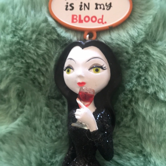 RARE HALLMARK 2009 “SASSY DIVAS” COLLECTION HALLOWEEN ORNAMENT - Picture 2 of 7